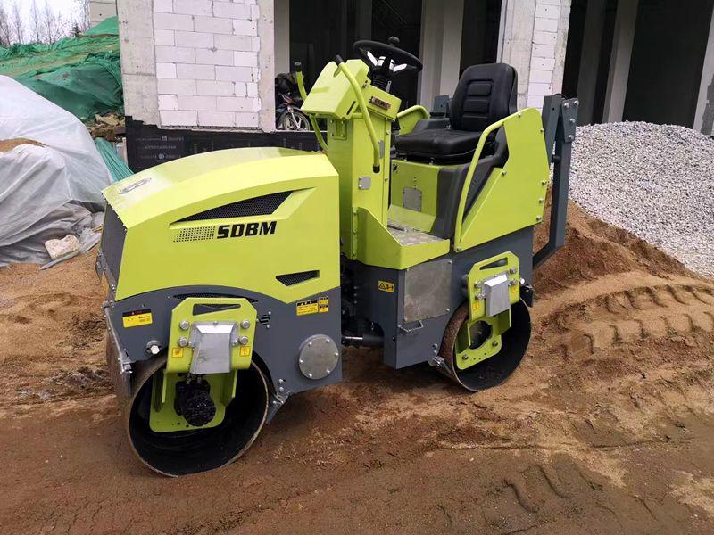奔馬小型壓路機(jī)土方壓實(shí)、溝槽回填施工案例
